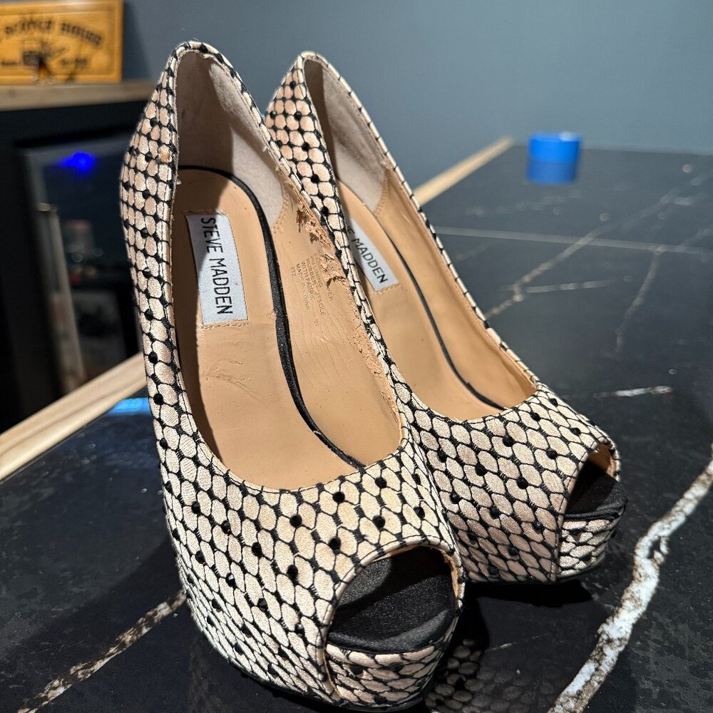 Steve Madden 5-Inch Peep Toe Heels – Size 6-1/2
